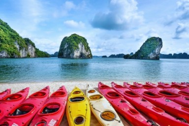 Halong Bay - Ban Chan beach - Ba Trai Dao islets (Three Peaches islets) - Ho Dong Tien (B, L, D)